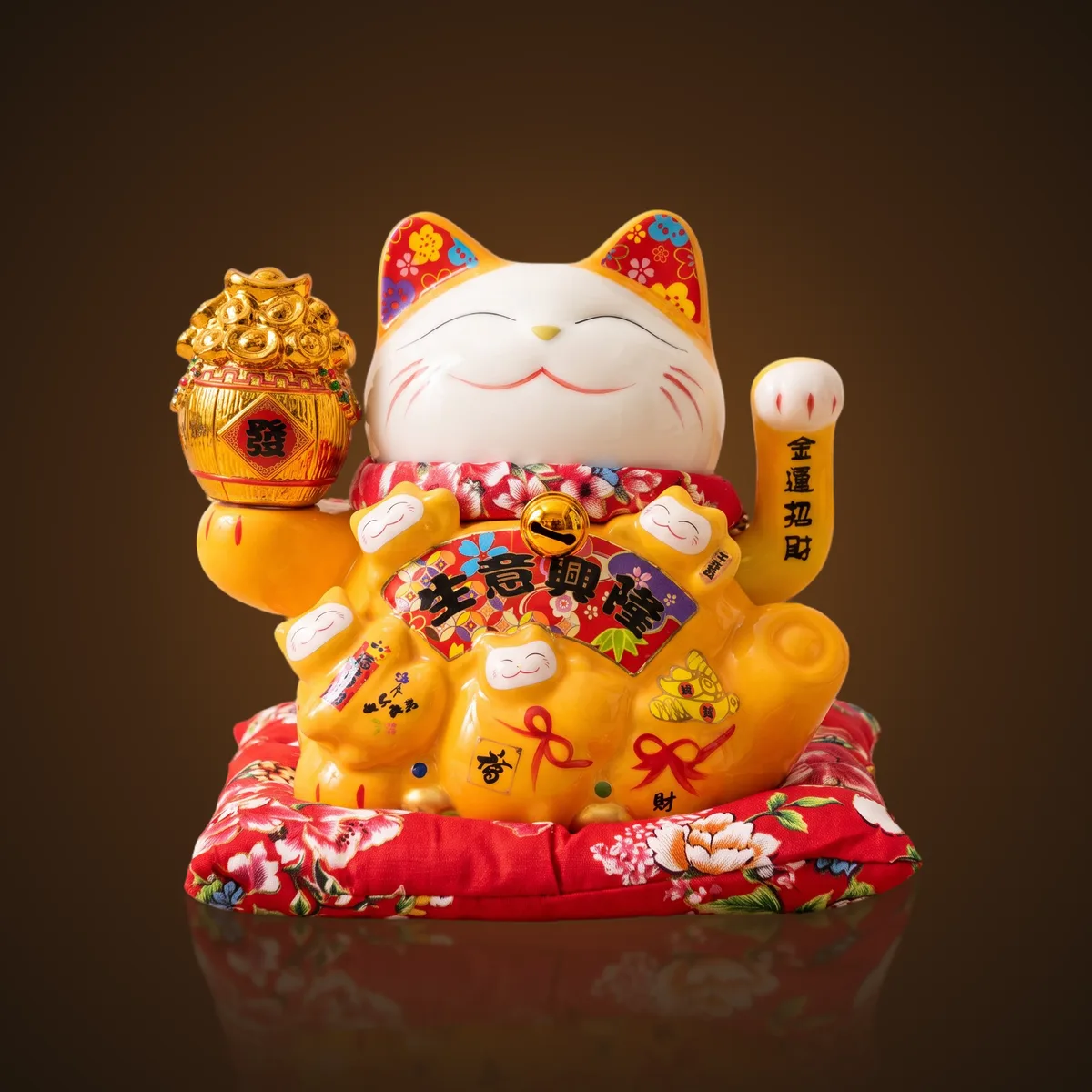 Mèo Thần Tài Cam